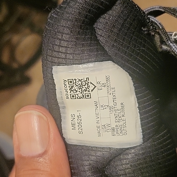 Saucony running shoes - Picture 4 of 4